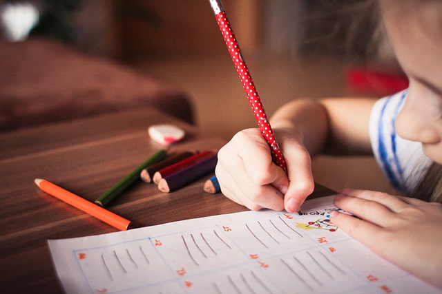 ADHD hos børn: Tegn, symptomer og hvordan man bedst støtter dem
